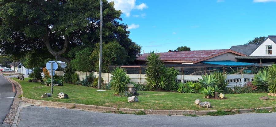 4 Bedroom Property for Sale in Stilbaai Oos Western Cape